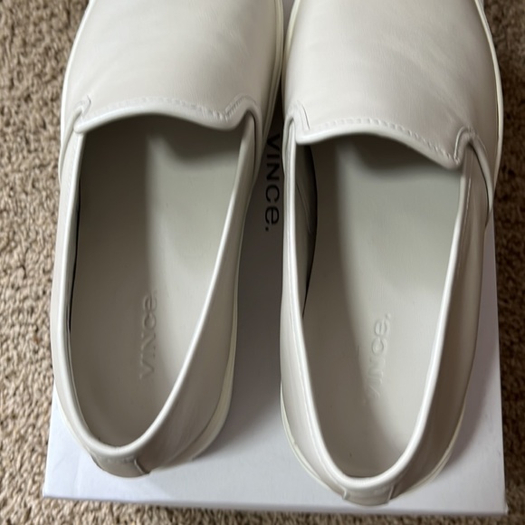 VINCE Brenden off white slip on size 8.5 - Picture 6 of 6